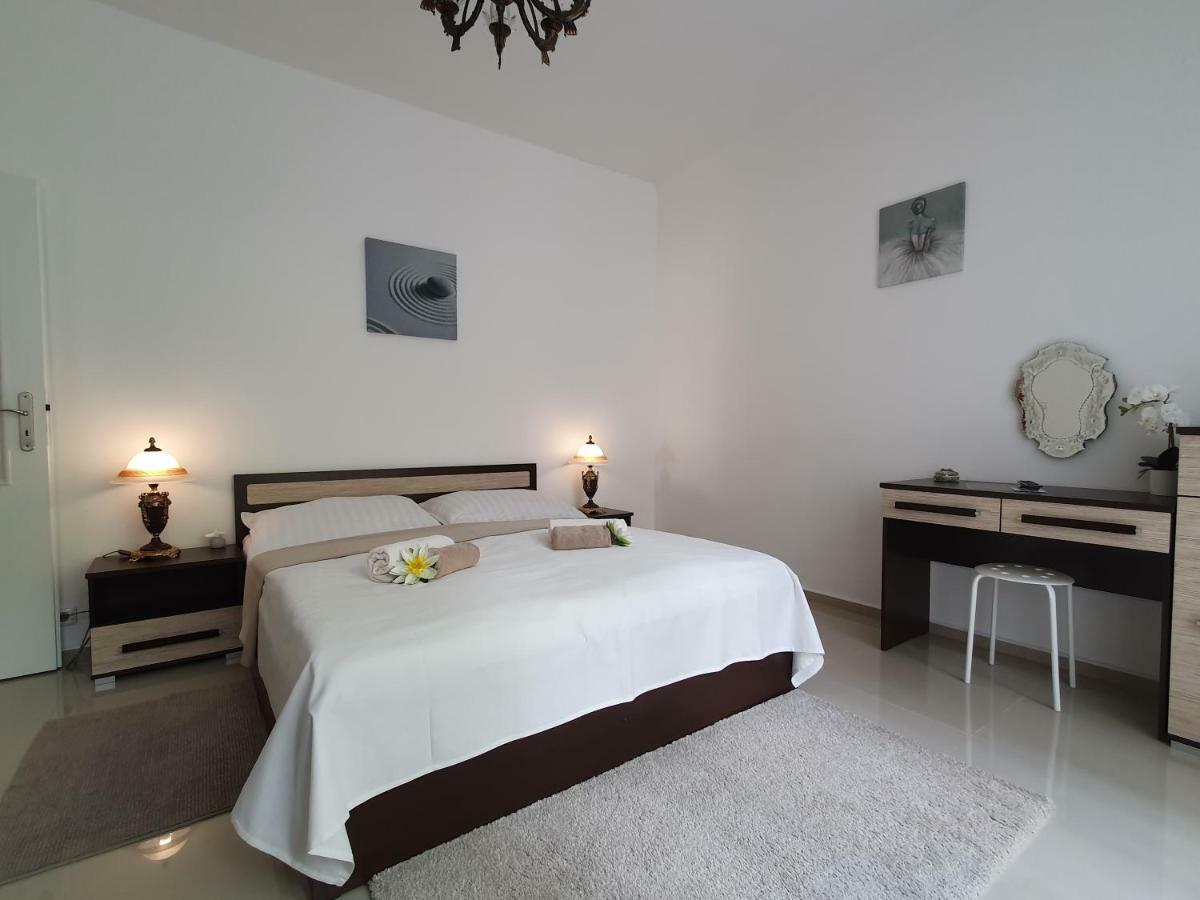 Madonna Apartments Karlovy Vary Bagian luar foto