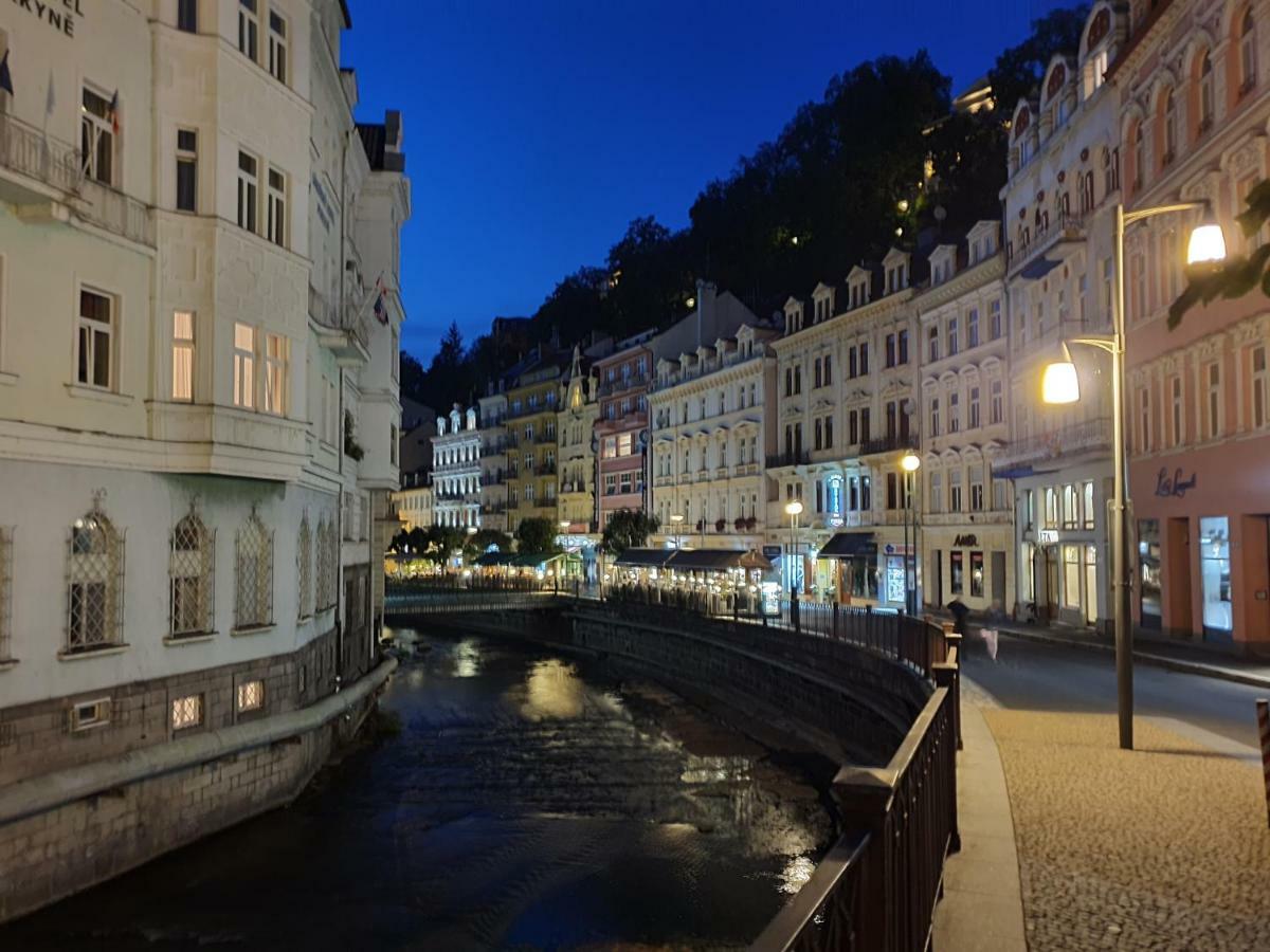 Madonna Apartments Karlovy Vary Bagian luar foto