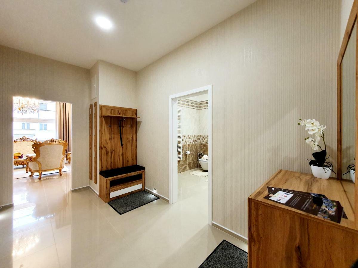 Madonna Apartments Karlovy Vary Bagian luar foto