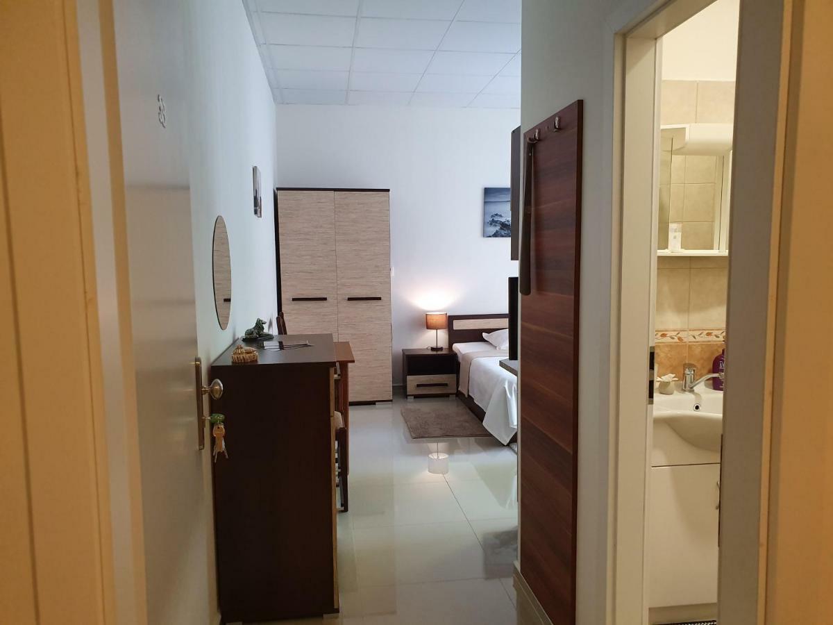 Madonna Apartments Karlovy Vary Bagian luar foto