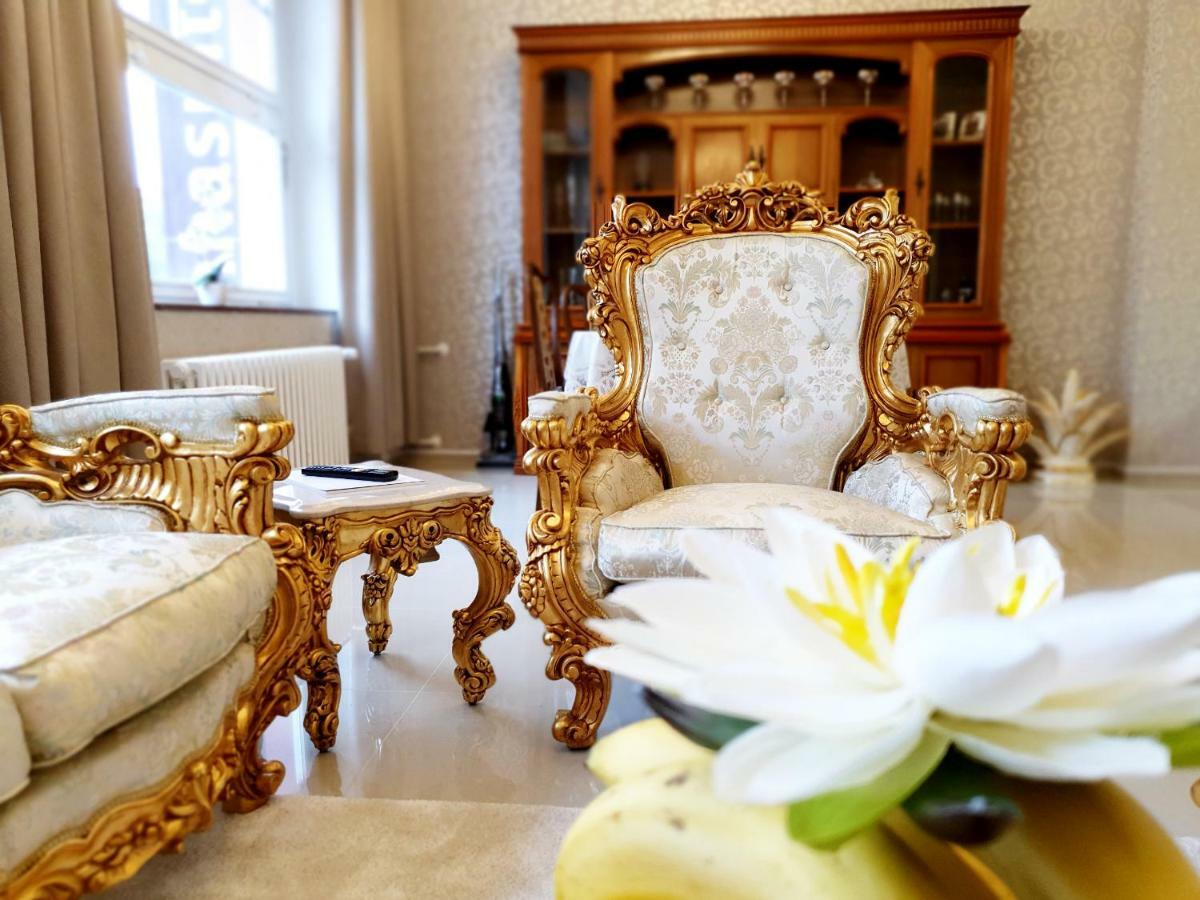 Madonna Apartments Karlovy Vary Bagian luar foto